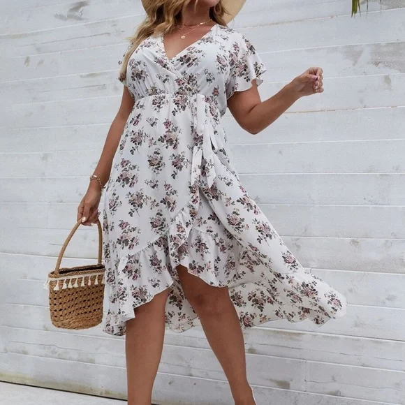 Boho Plus White floral Print Butterfly Sleeve Maxi Dress - Picture 2 of 12